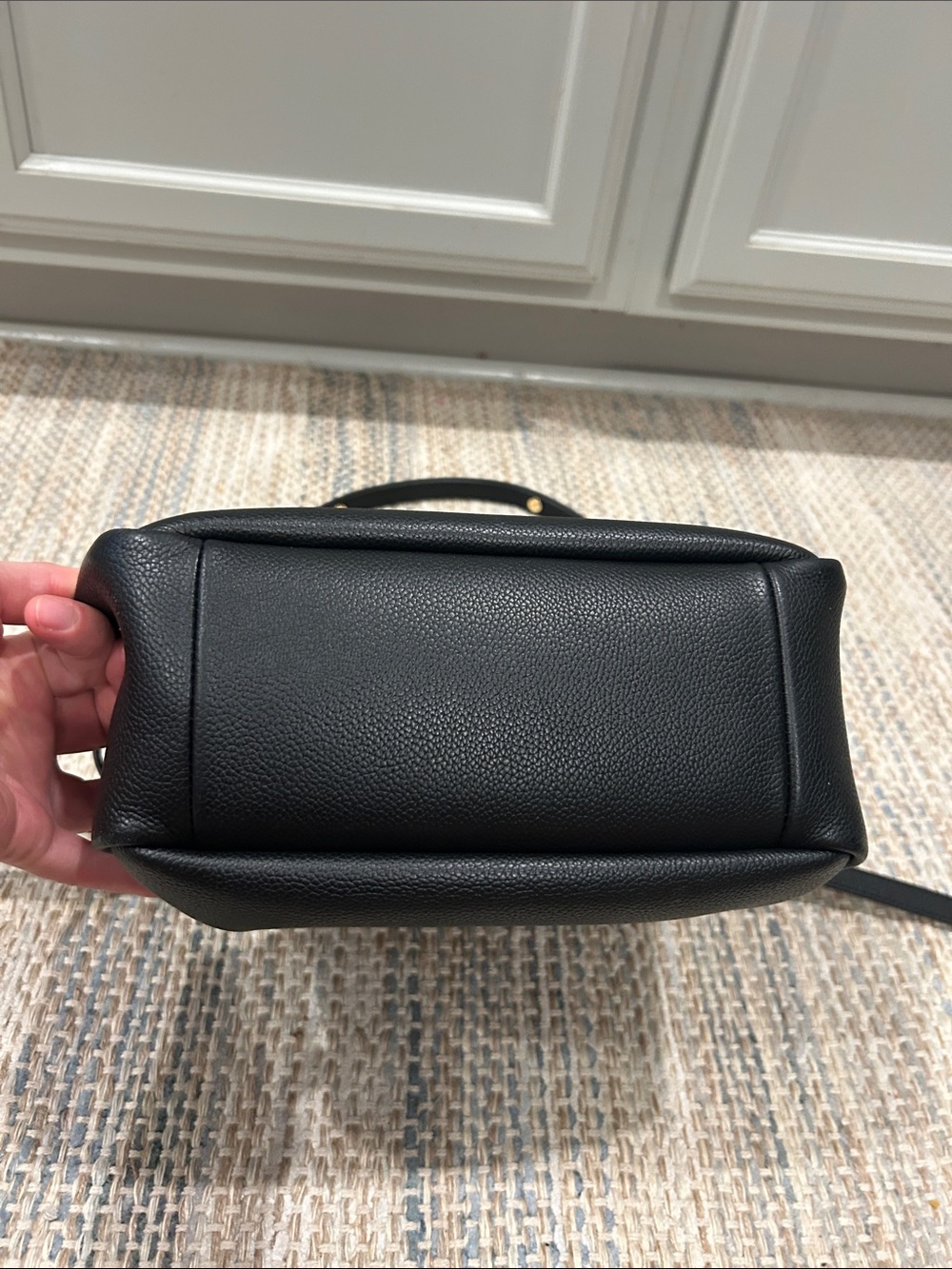 Tory Burch Black Pebbled Leather Shoulder Bag with Gold Hardware - Picture 3 of 11